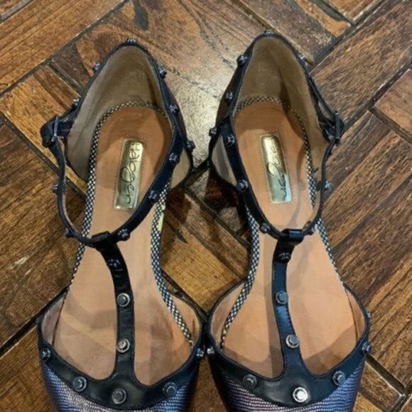 Halogen Olson Pointy Toe Silver Metallic Flats, Size: US 6 Regular (M, B) - Picture 3 of 14